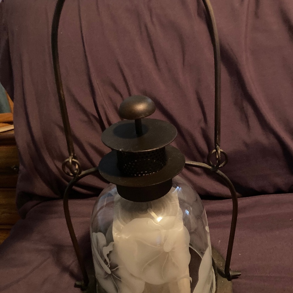 Hanging glass lantern